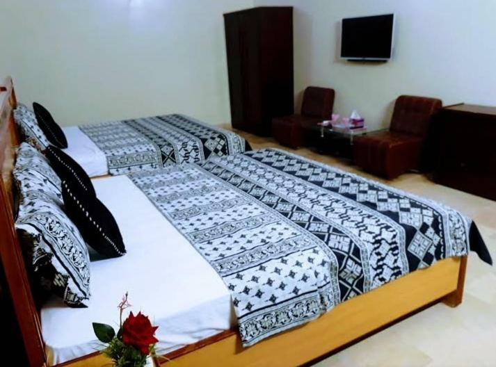 Galaxy Palace Near Millennium Mall Karachi Eksteriør billede